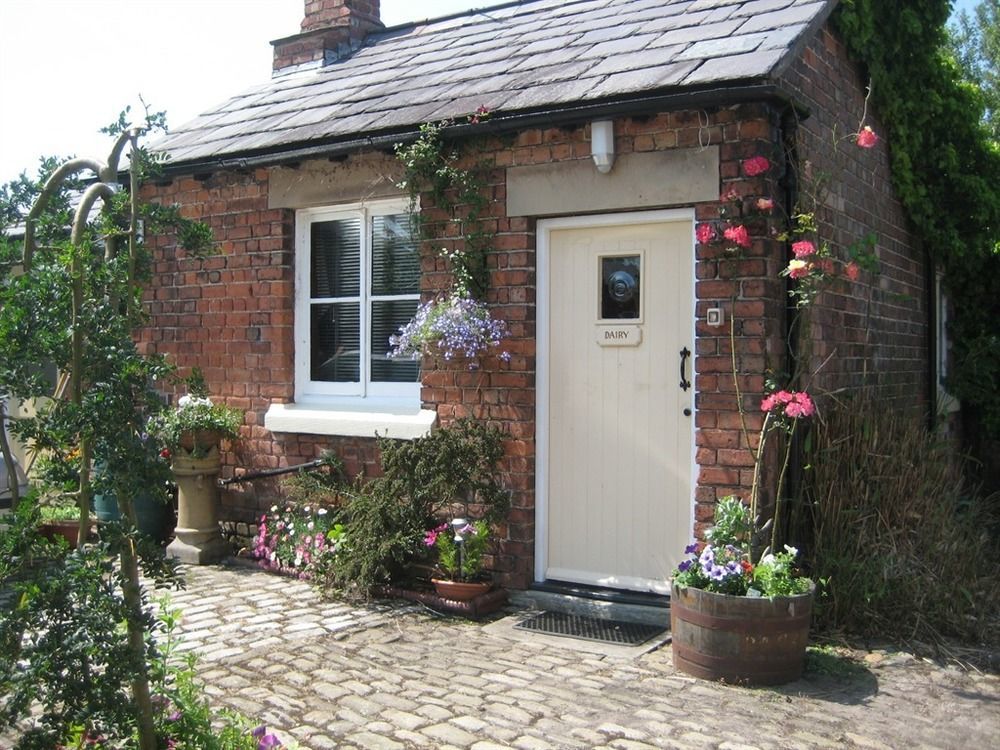Martin Lane Farm Holiday Cottages Burscough Exterior photo